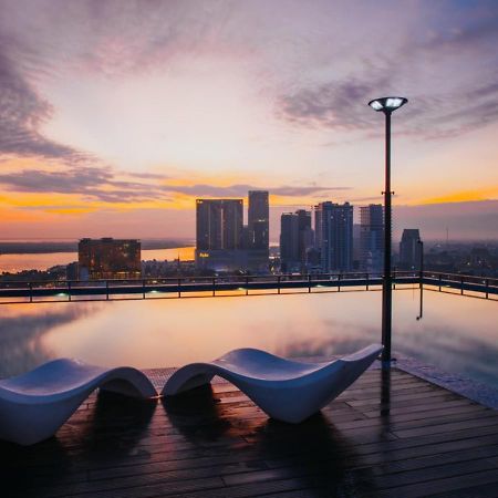Hotel Serviced Apartments Top One Infinity Pool With View Of 360 Degree Phnom-Penh Buitenkant foto