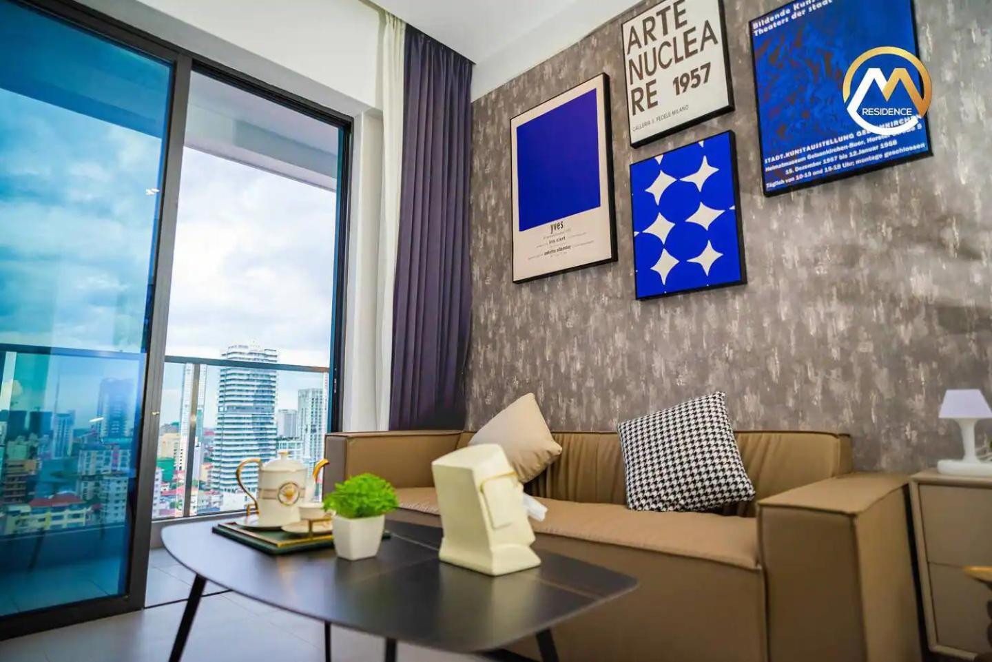 Hotel Serviced Apartments Top One Infinity Pool With View Of 360 Degree Phnom-Penh Buitenkant foto