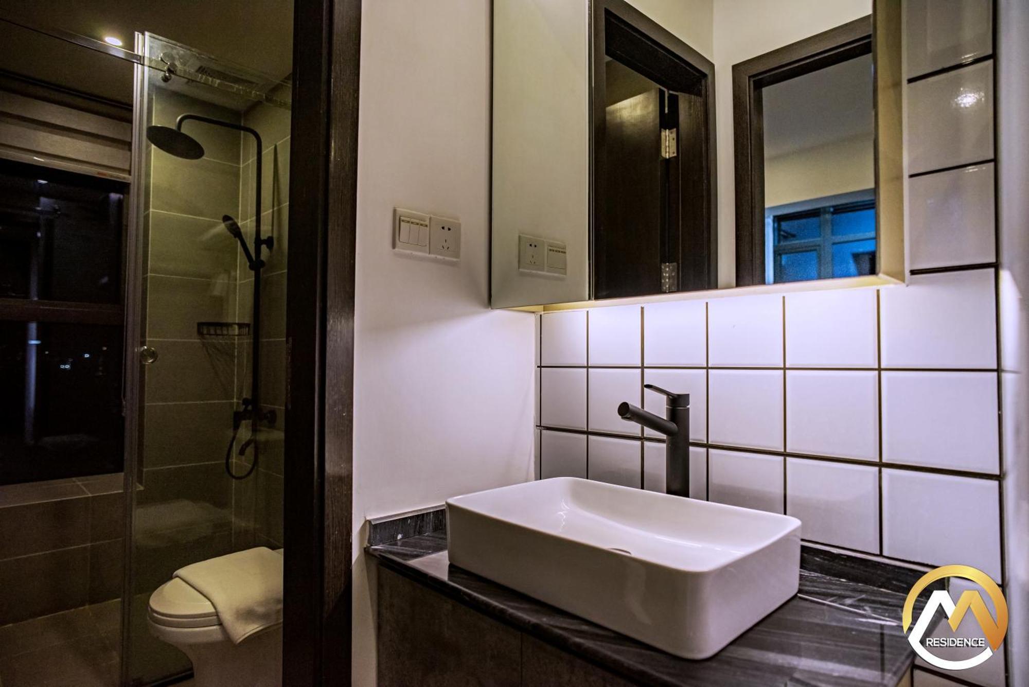 Hotel Serviced Apartments Top One Infinity Pool With View Of 360 Degree Phnom-Penh Buitenkant foto