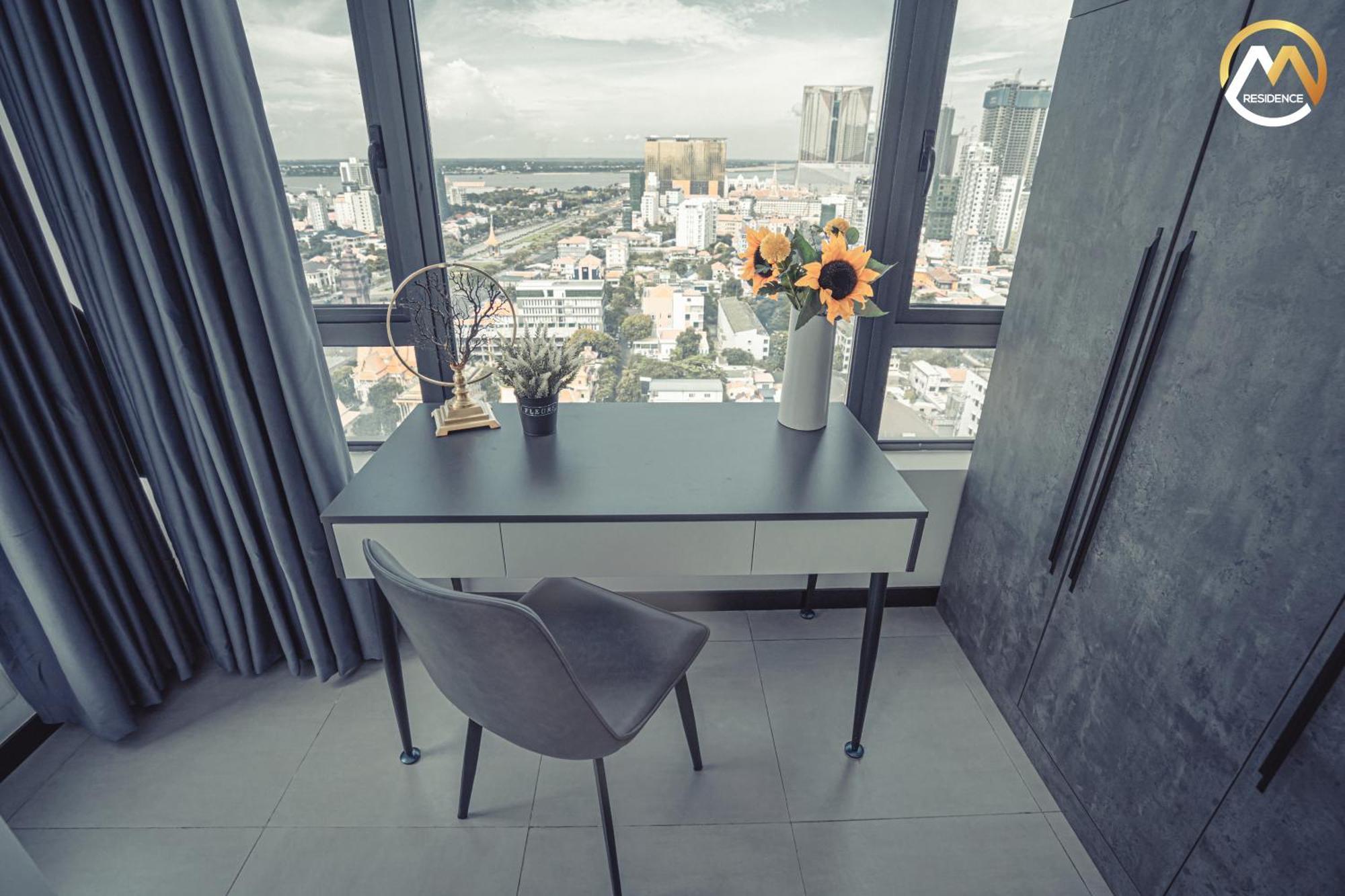 Hotel Serviced Apartments Top One Infinity Pool With View Of 360 Degree Phnom-Penh Buitenkant foto