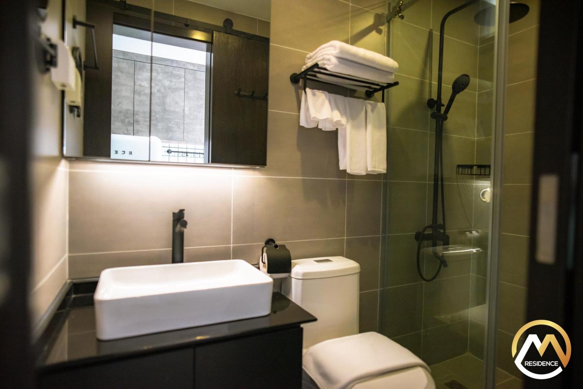 Hotel Serviced Apartments Top One Infinity Pool With View Of 360 Degree Phnom-Penh Buitenkant foto