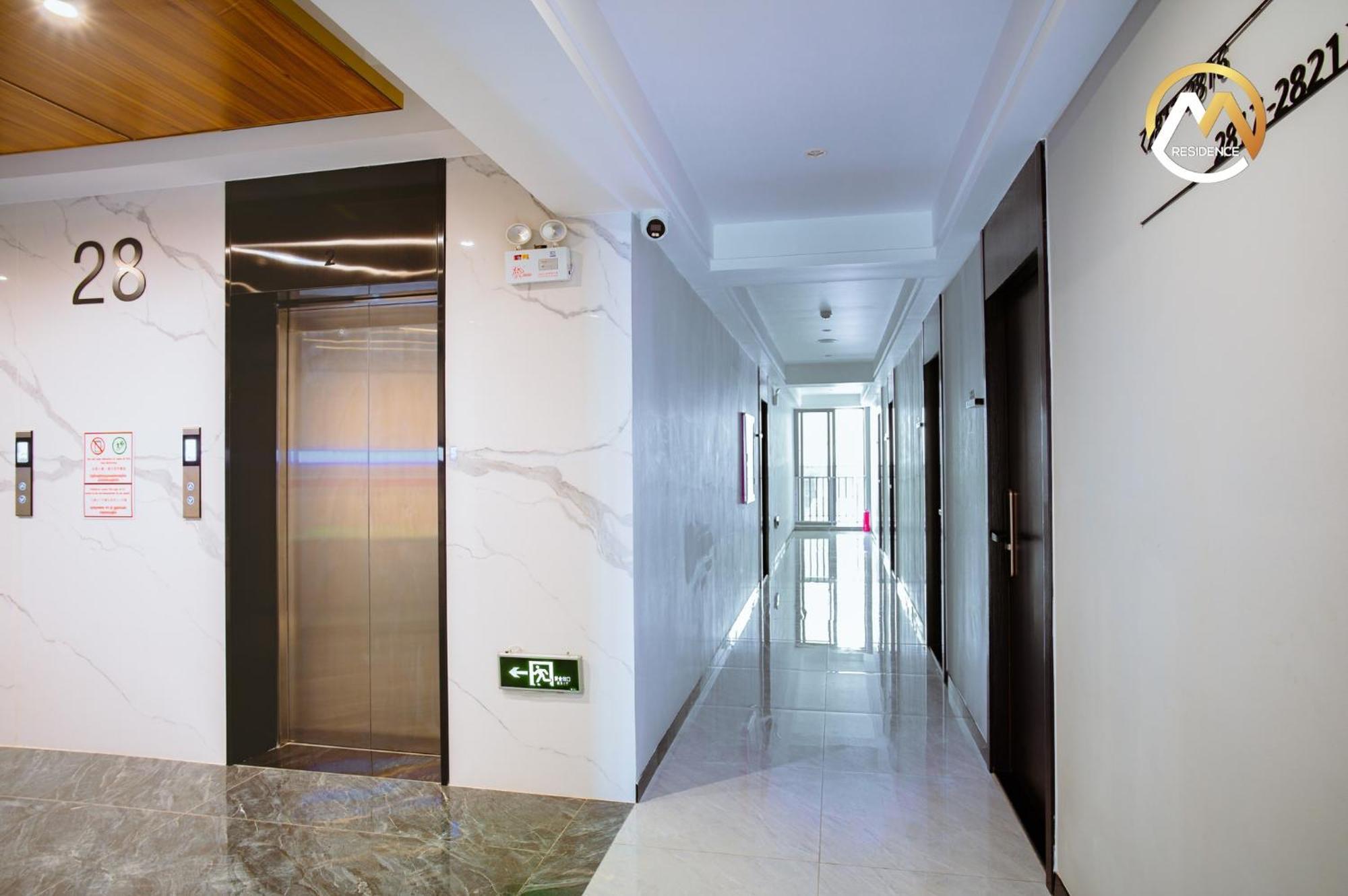 Hotel Serviced Apartments Top One Infinity Pool With View Of 360 Degree Phnom-Penh Buitenkant foto